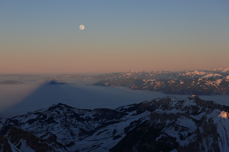 Bergschatten Vollmond