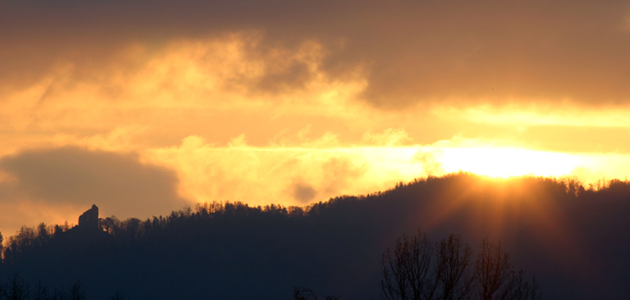 Sonnenaufgang Ruine Altbodman von Wahlwies